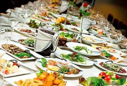 餐飲服務的56個細節，讓顧客主動帶上朋友再來